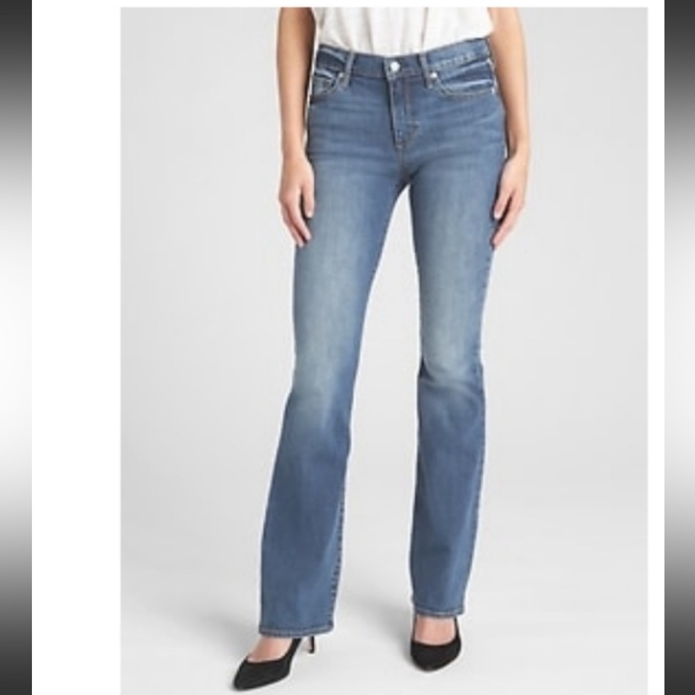 NWT, Gap 1969 Perfect Boot Jeans 33/16R